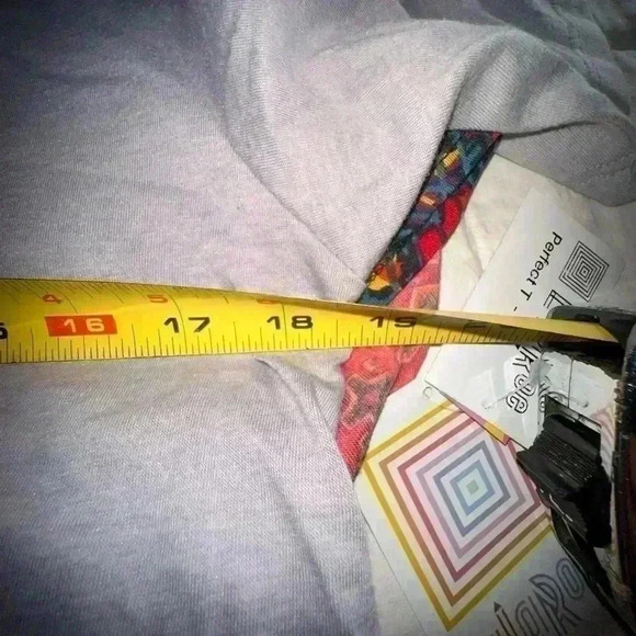 Lularoe small pearl grey Perfect T. NWT yummy cotton ,, poly, spandex - Picture 6 of 8